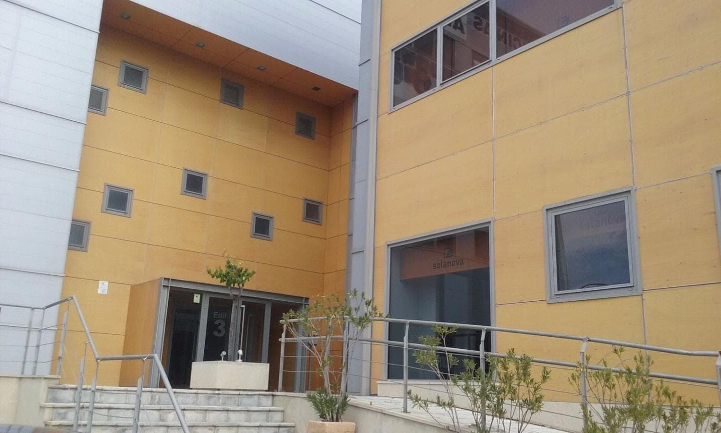 Oficina en venta con 2 plazas de Garaje