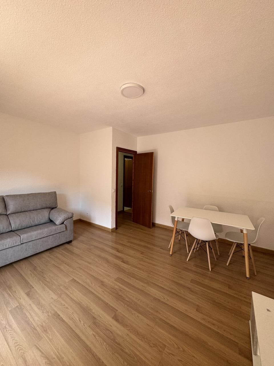 MAGNIFICA VIVIENDA 4 DORMITORIOS DOS BAÑOS Y GARAJE